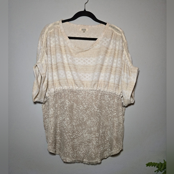 gimmicks by BKE Tops - Gimmicks by BKE Boho Lace Detail Mixed Print Top Size Large Beige Cream‎